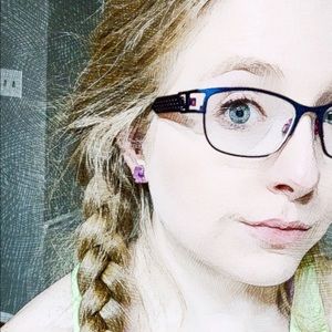 Meet your Posher, Kayla